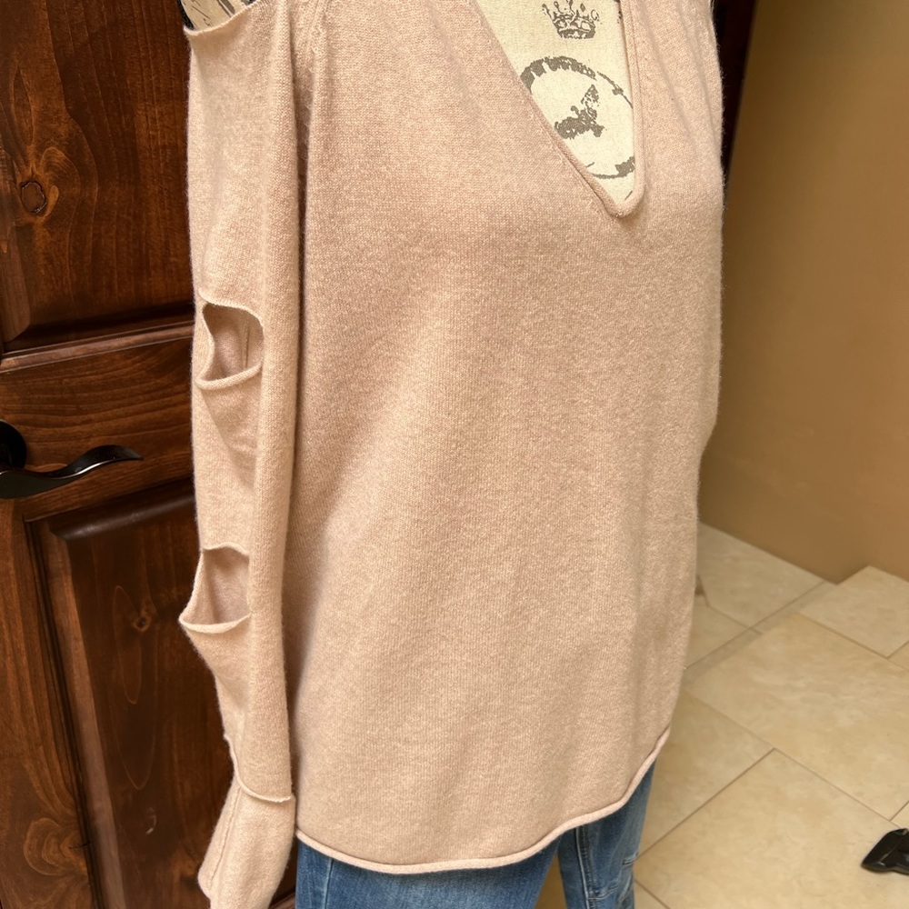 Skull Cashmere Sliced Arm Beautiful Rose Sweater NWOT